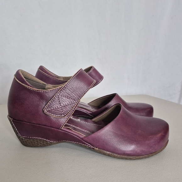 L'Artiste Spring Step GLOSS Wedge Heel Mary Jane Velcro Strap in Purple - Size 7 - Picture 1 of 16
